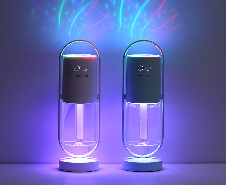 Magical humidifier with light effects